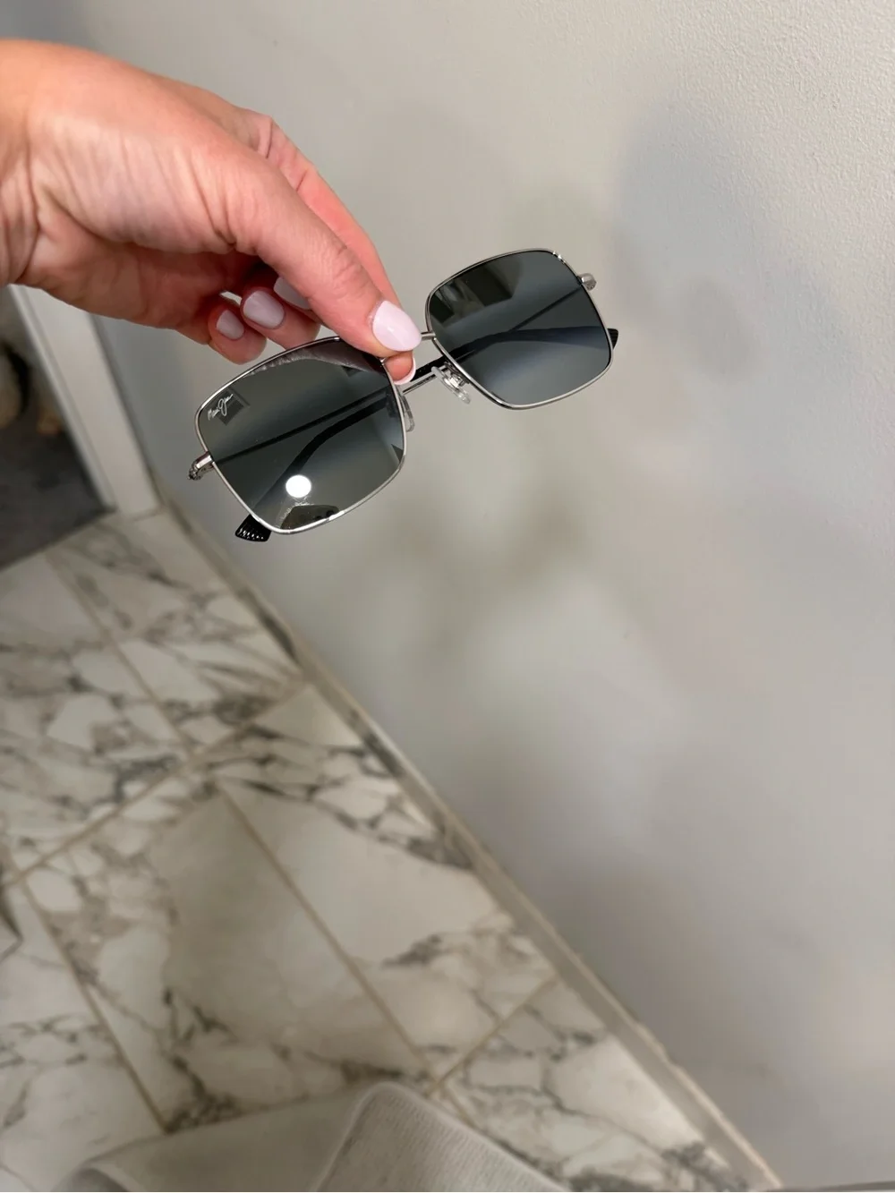 Maui Jim Lipine Polarized Sunglasses in case